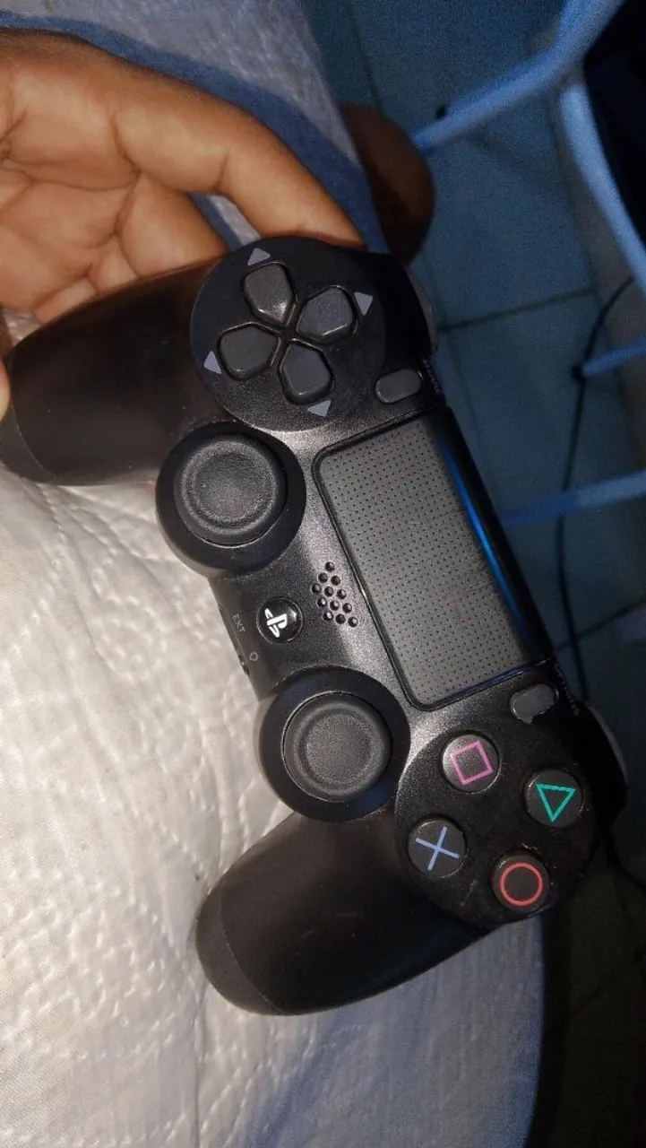 Controle DualShock 4 para PlayStation, ele tá com defeito4