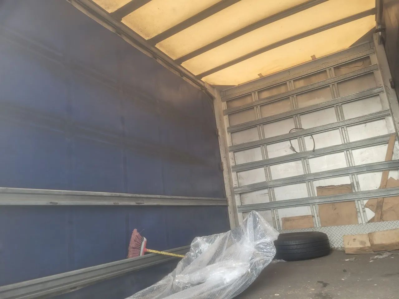 Baú saider 2.10x2.20.3.90 18 metros quadrados cabe 6 pallets padrão  - Foto 2