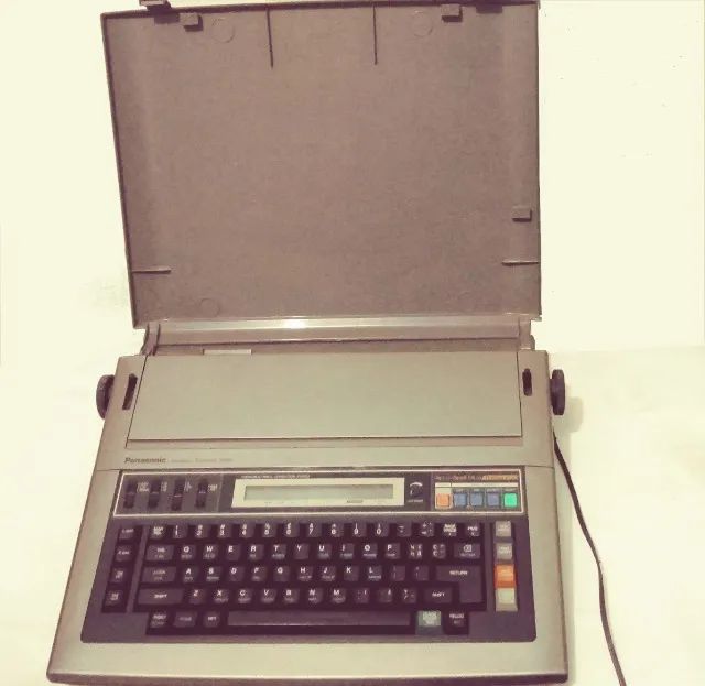 Máquina De Escrever Eletrônica Panasonic R56064842819792769122