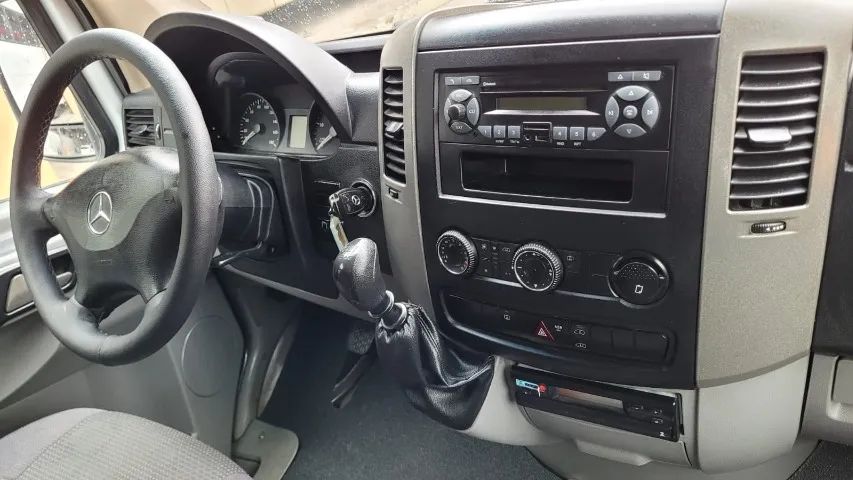 MBenz 415 Sprinter ano 2019 16 lug. ar,  a vista c/5% desc. TR/ 5199706.9988 c/ AIRTON - Foto 9