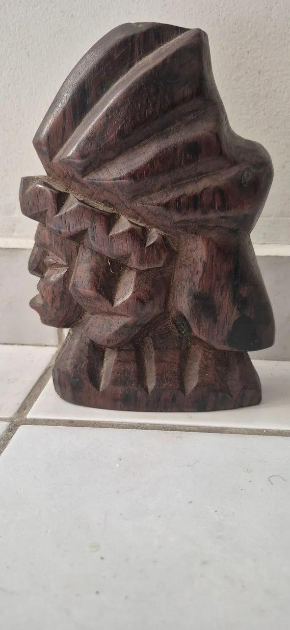 Escultura Rústica em Madeira ? Peça Artesanal Vintage