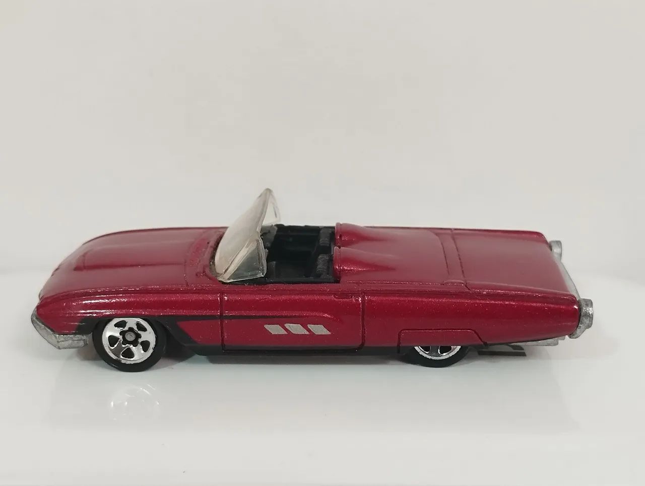 Miniatura Hotwheels Ford Thunderbird 63