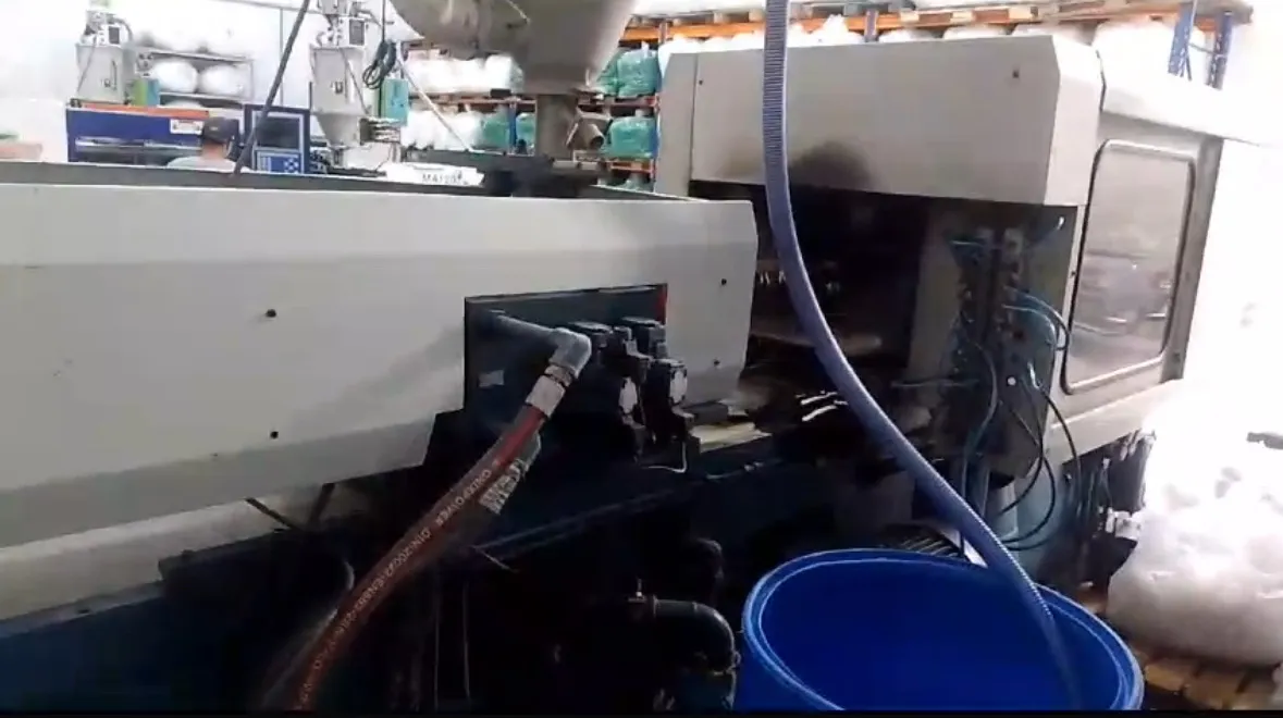 Maquina injetora Romi Primax 100 TON