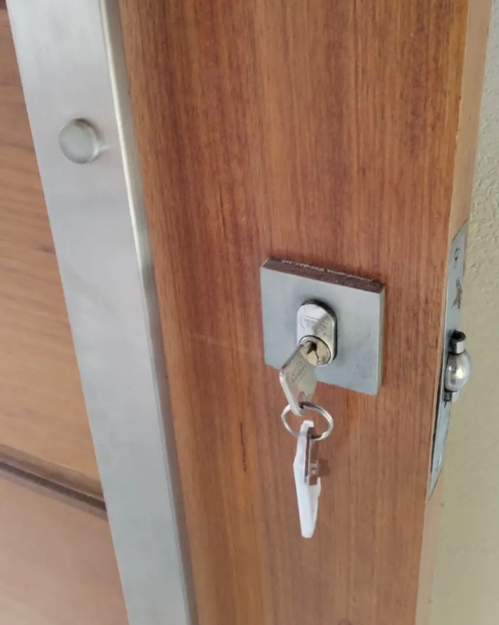 Wooden Door64850234233859121