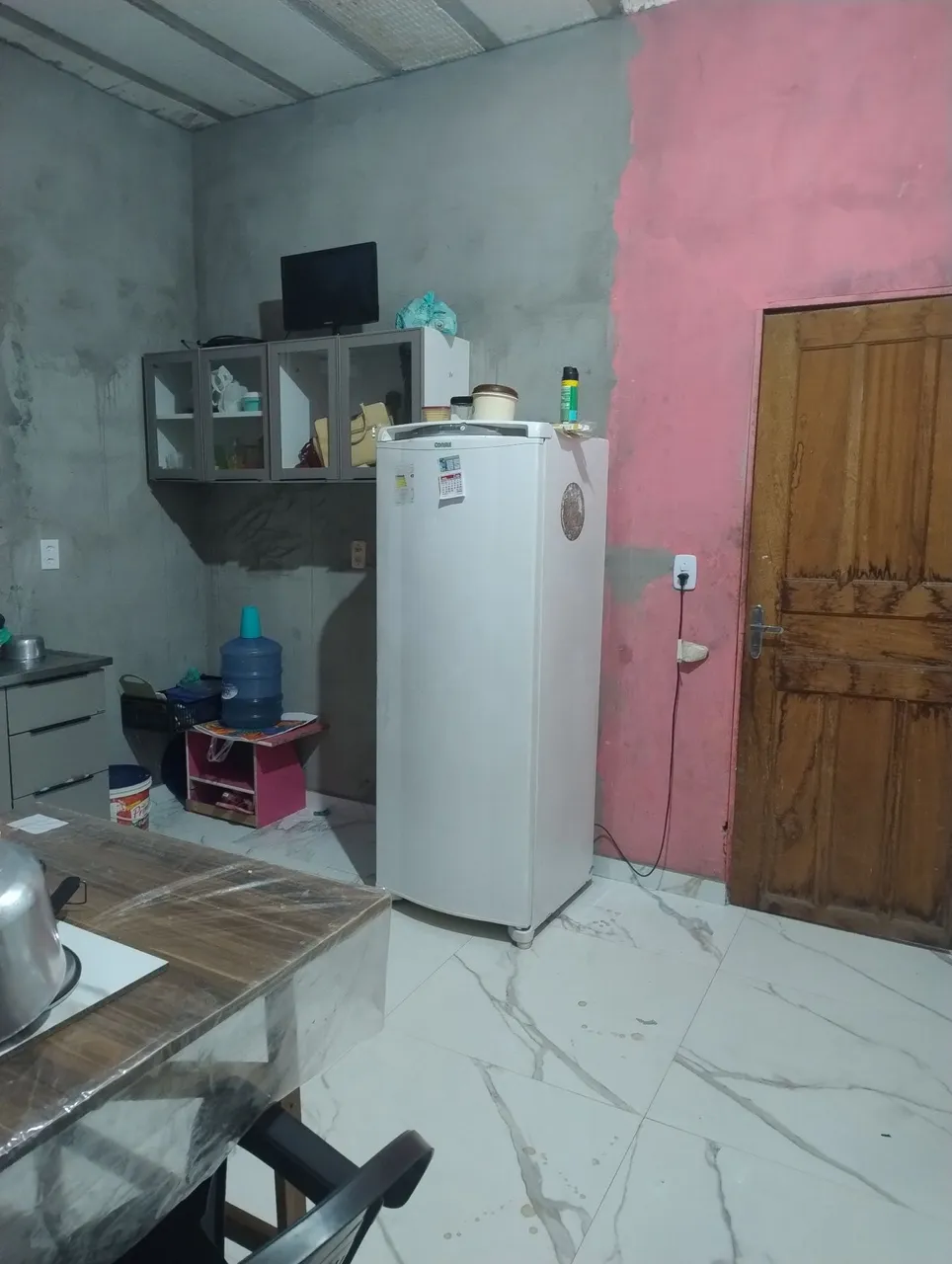Alugo kitnet mobiliada com garagem