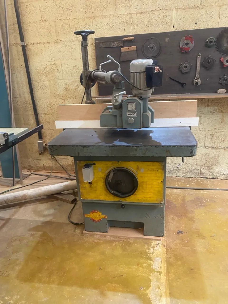 Tupia Invicta com 2 eixos 5 cv  (Fresas INCLUÍDOS)