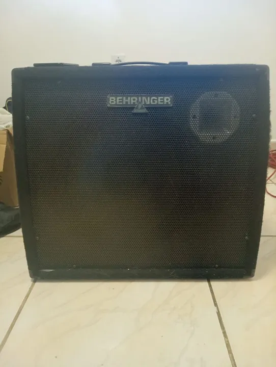 Amplificador Behringer UltraTone K3000FX
