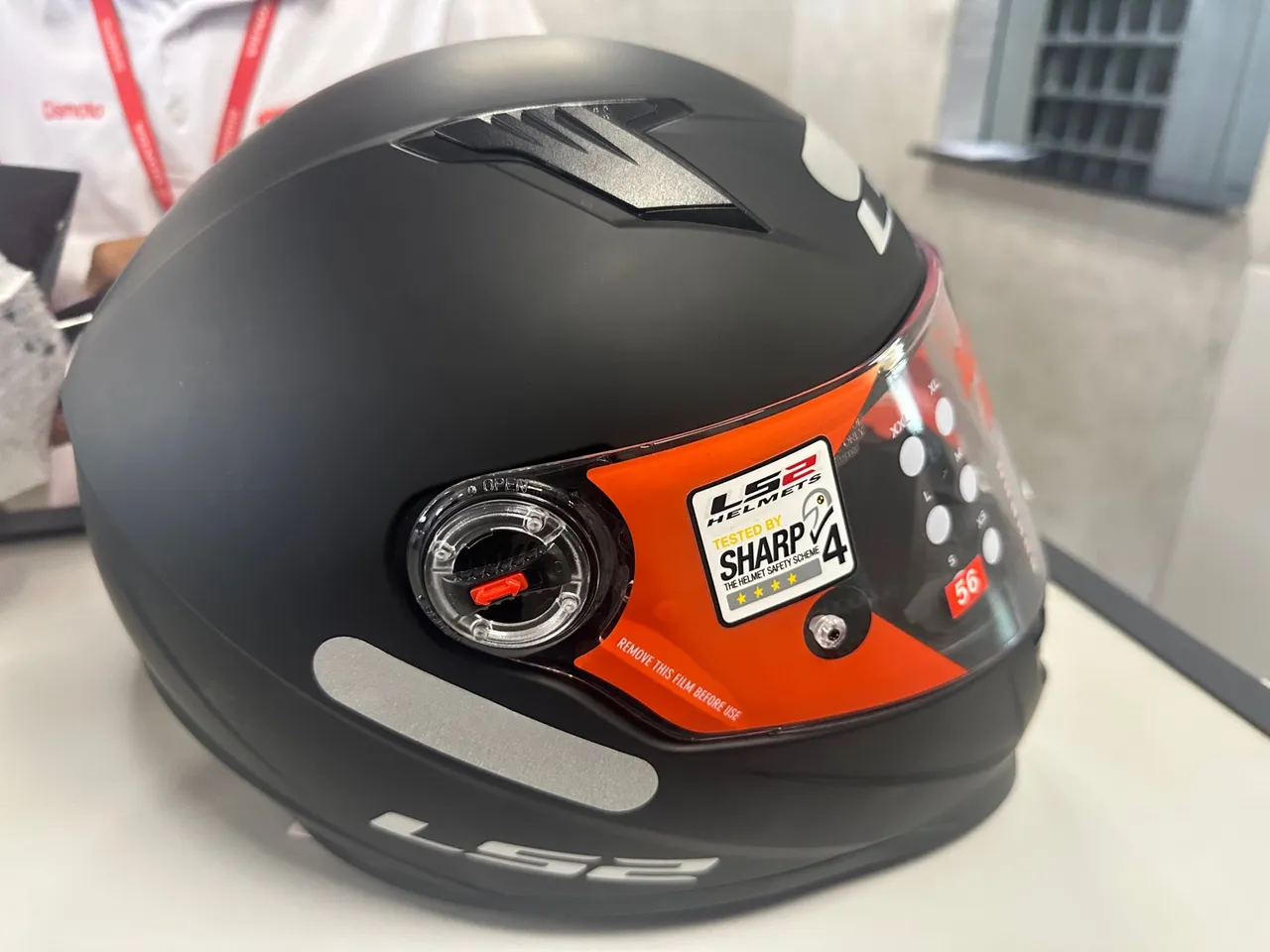 Capacete LS2 FF396 - Preto - Tamanho 56 e 58