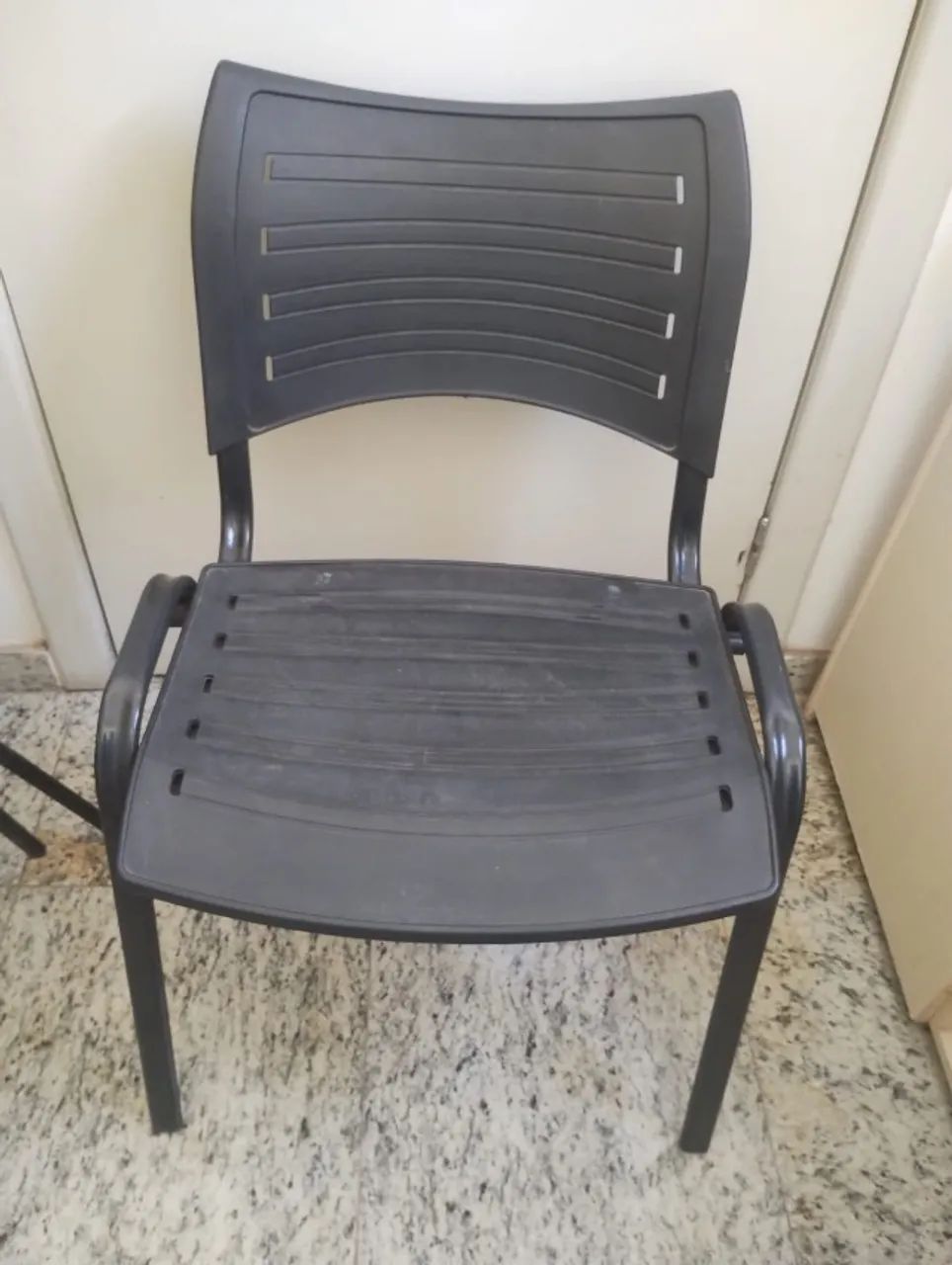 Cadeira ISO preta 