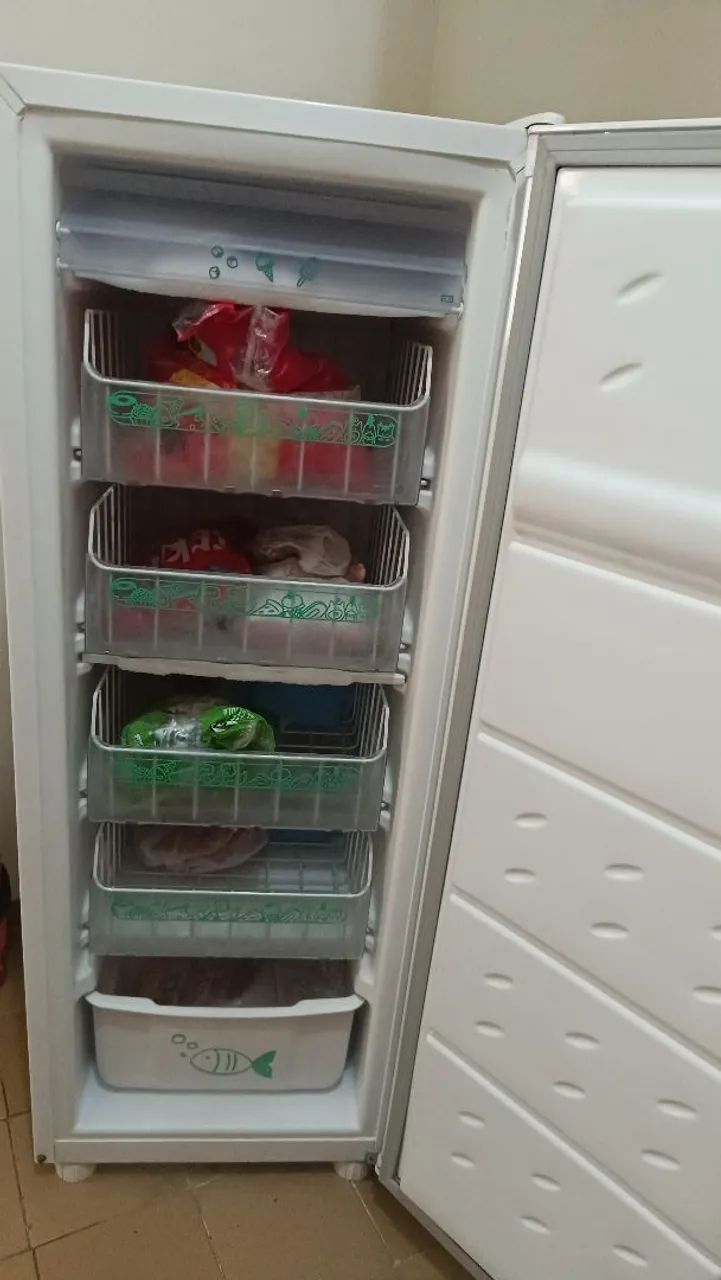 Freezer vertical Consul 142 litros em Ótimo Estado - Foto 2