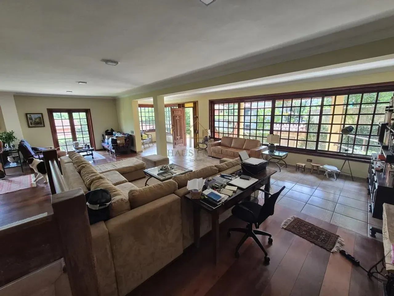 Casa à venda na Granja Viana, com 5 quartos, com 657.79 m²