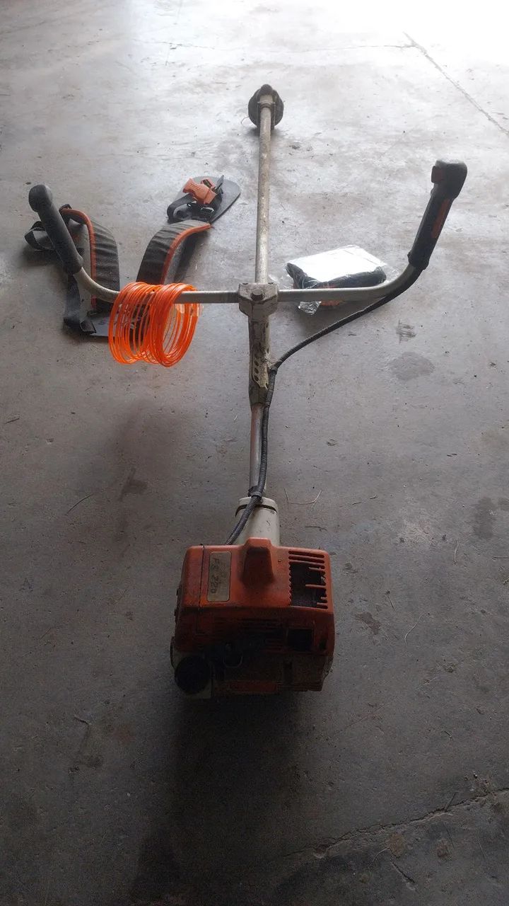 Roçadeira Stihl FS 220 - Foto 4