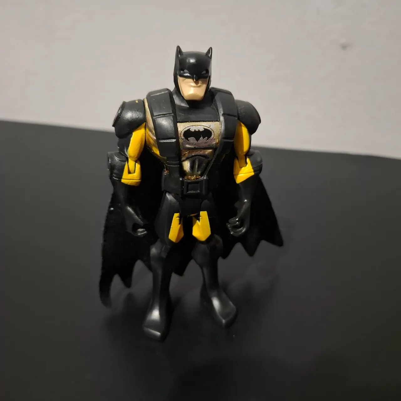 Boneco Batman Brave & the Bold Electro Shield 2009