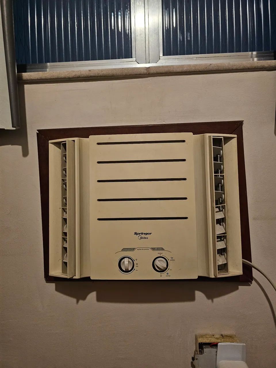 Ar-condicionado Springer Midea 10.000 BTUs - Gela bem - Funcionando - 127V - Foto 2