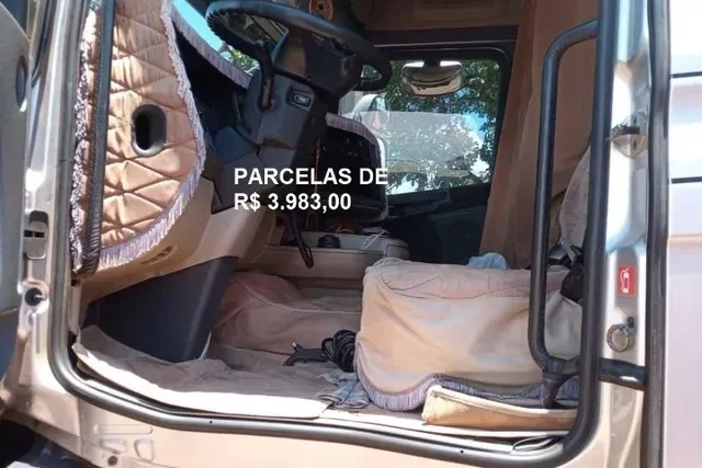 Scania R440 6x4 Carreta Bitrem com Serviço