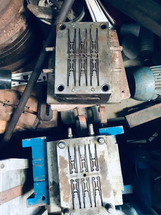 Moldes para produção de prendedor de roupa