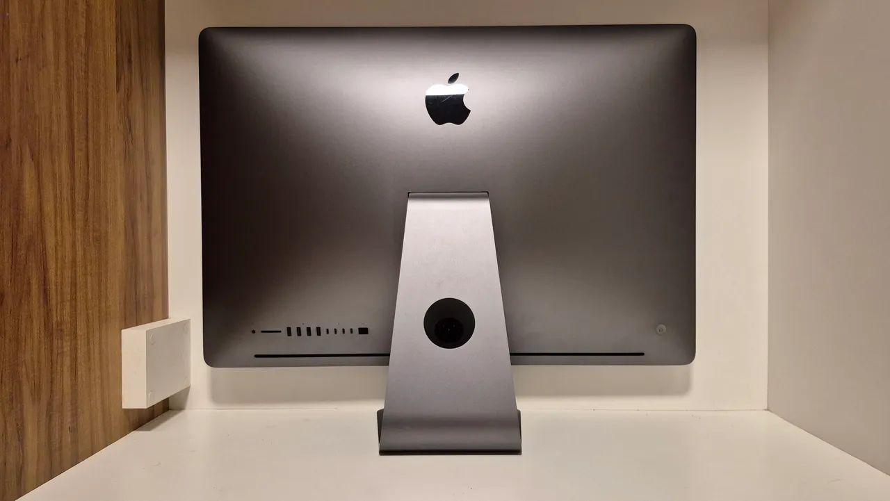 iMac Pro [Xeon 8-core, Vega 56 (32/1024GB)] - Computadores e