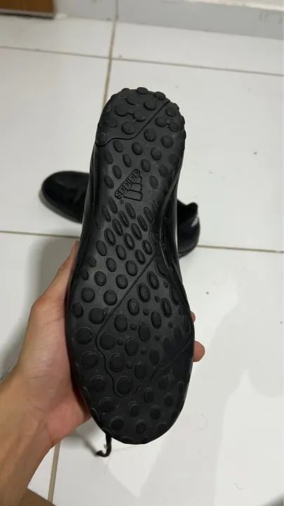 Chuteira Adidas Preto - Tamanho 40 - Foto 2
