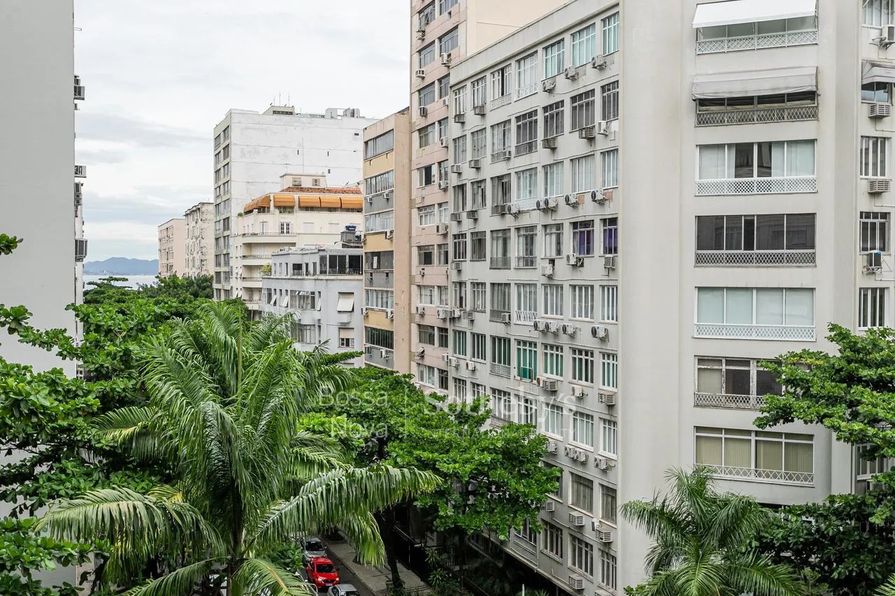Apartamento espaçoso em prédio clássico no Arpoador - Foto 5
