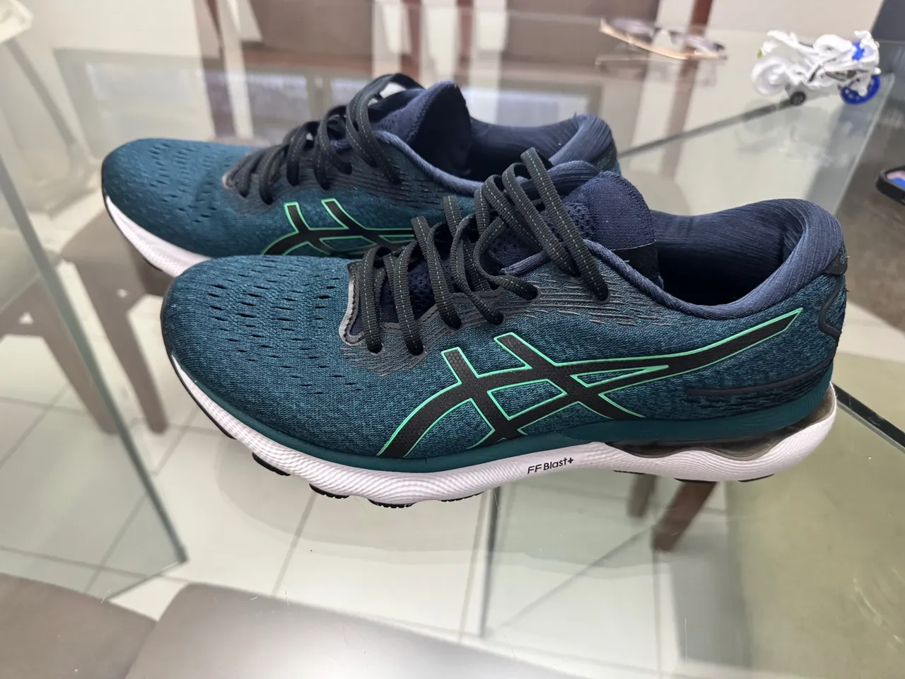 Tênis ASICS Gel-Nimbus 26 Azul e Verde