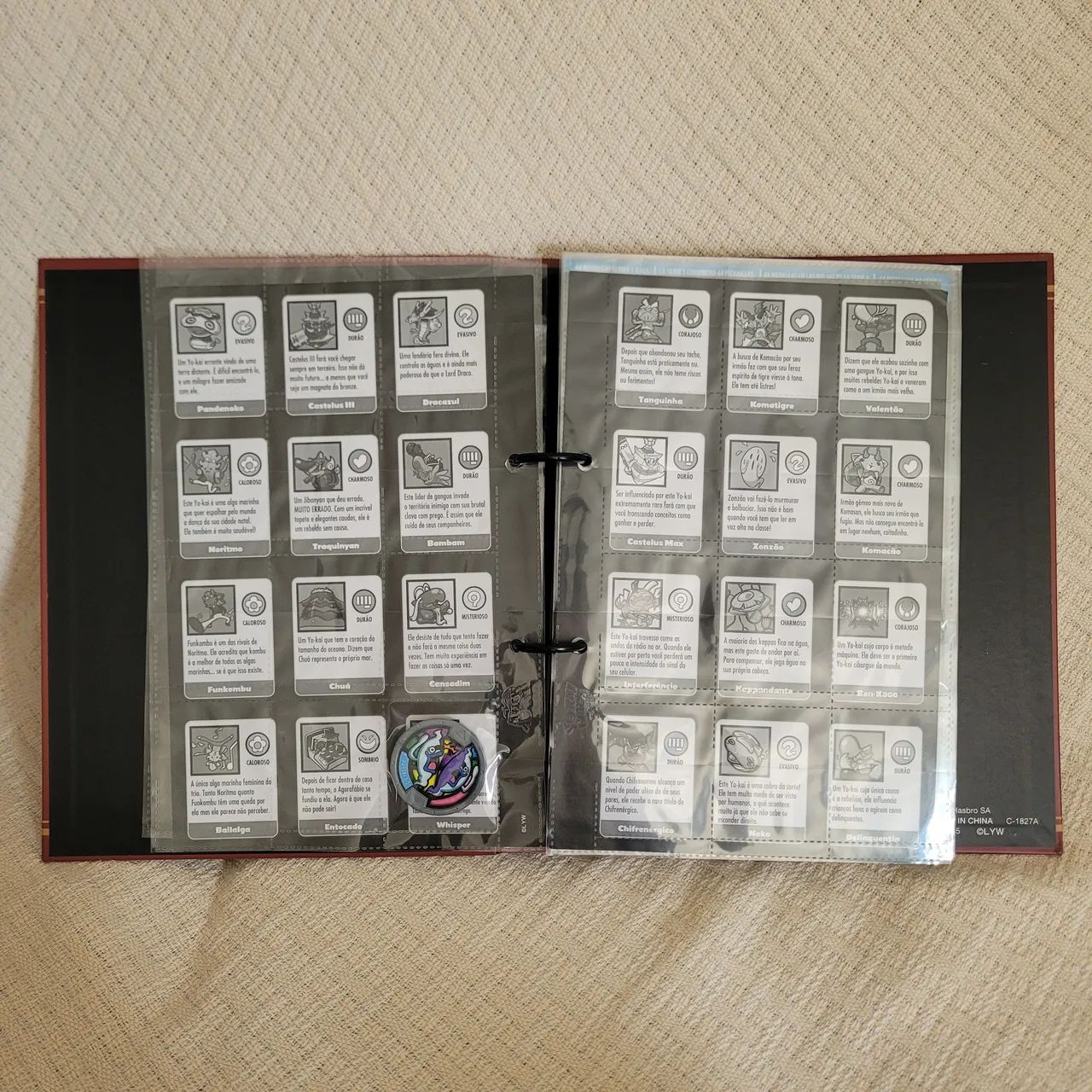 Livro de Coleção de Medalhões Yo-kai Watch - Hasbro - 2015 - Foto 4