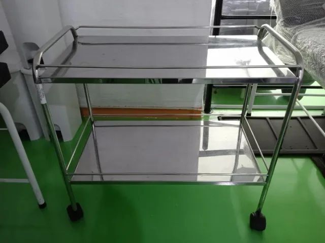 Carrinho auxiliar Salutem móveis hospitalares em Aço / Inox Cinza 89 cm x 95 cm x 52 cm