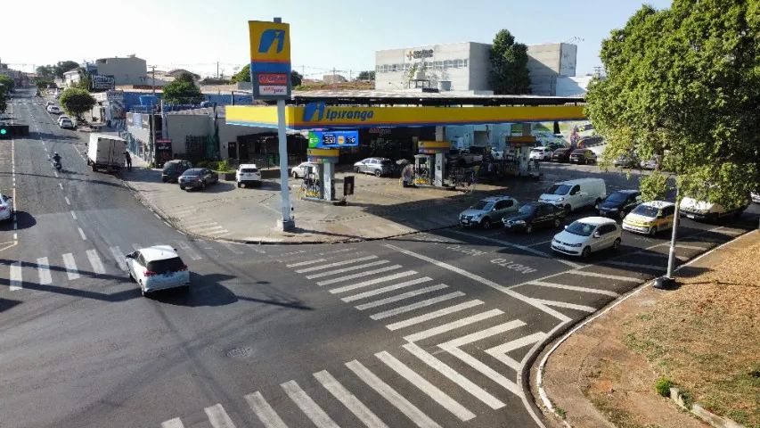 Posto em Avenida