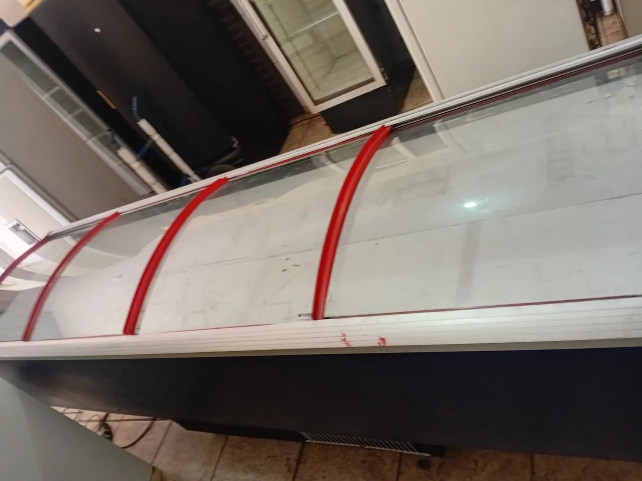 Ilha para congelados marca Toscana, 3 MT comprimento, motor zero, toda revisada. - Foto 3