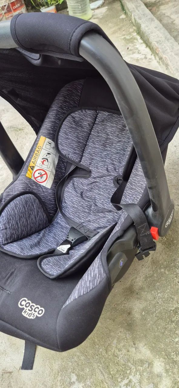 Vendo esse bebe conforto semi novo