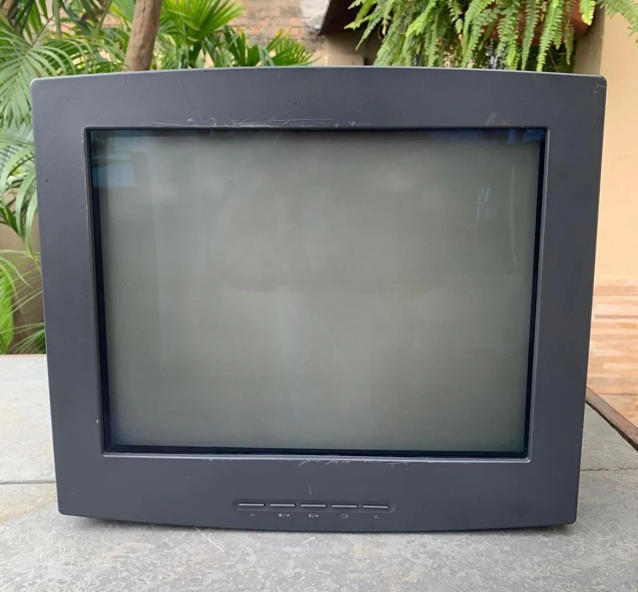 Monitor CrT Proview RF 777K funcionando normalmente sem o pé  - Foto 2