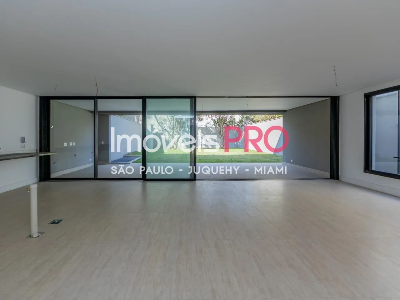 Linda casa em condomínio com 769m2 - Foto 2