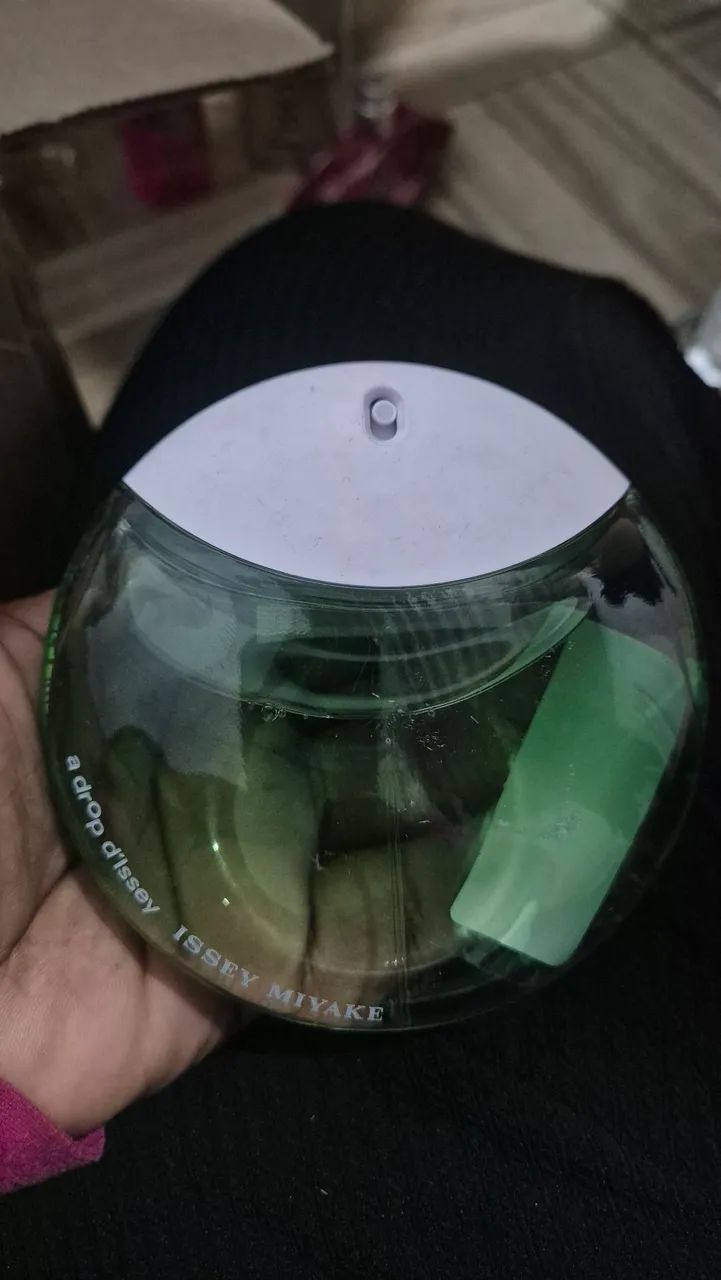  A Drop D'Issey Essentielle Original  - Foto 2