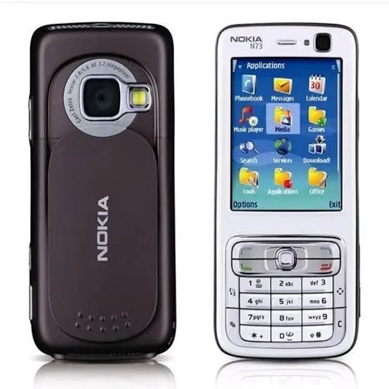 Nokia N82+Nokia N73 SoftBank 本体 2台セット Nokia N73 Prata 3.2 Mpx Flash Radio 3G Bluetooth Tela 2.4