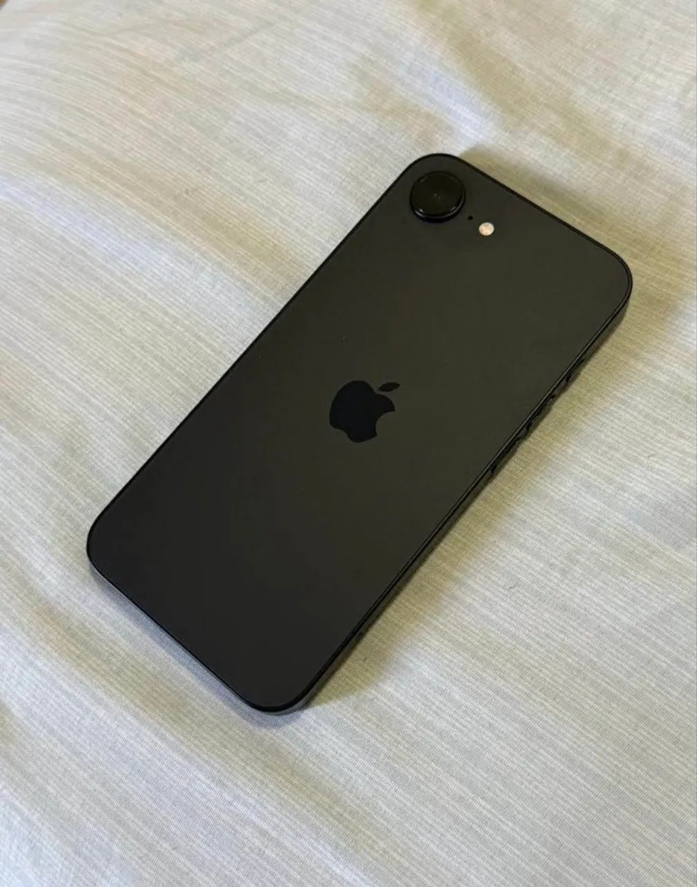 iPhone 16e 128g Preto  - Foto 3