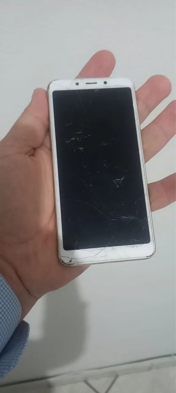 Vendo tablet e celular quebrado para tirar peça  - Foto 5
