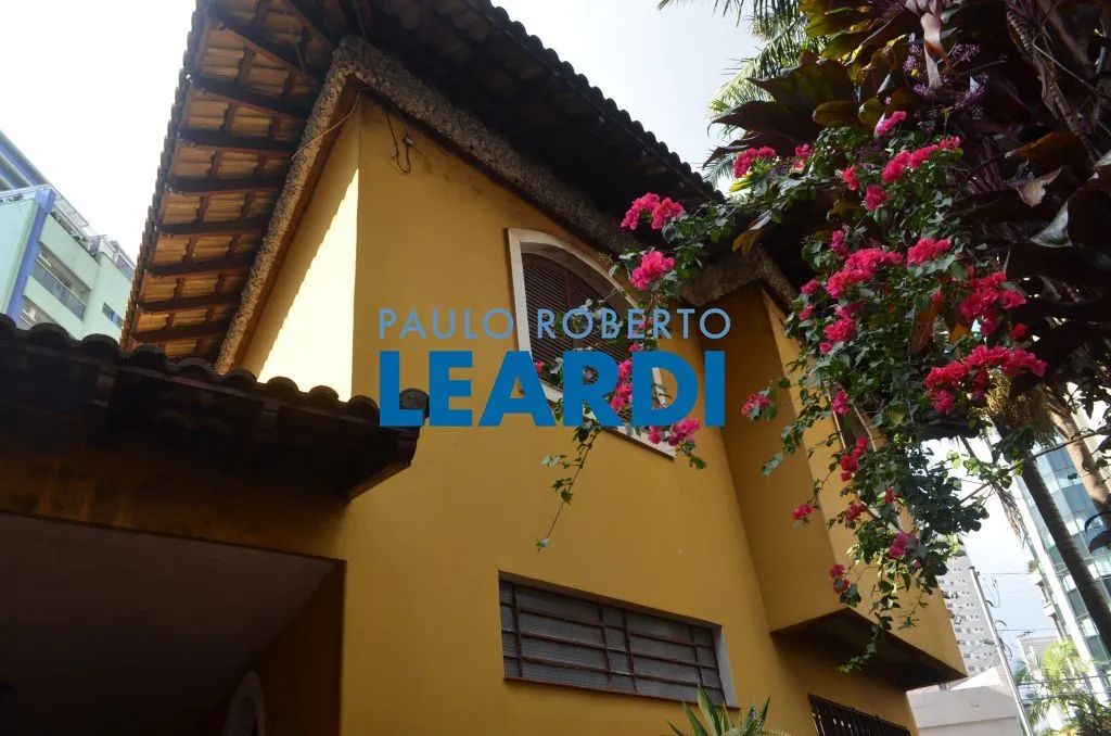 CASA ASSOBRADADA - REAL PARQUE - SP