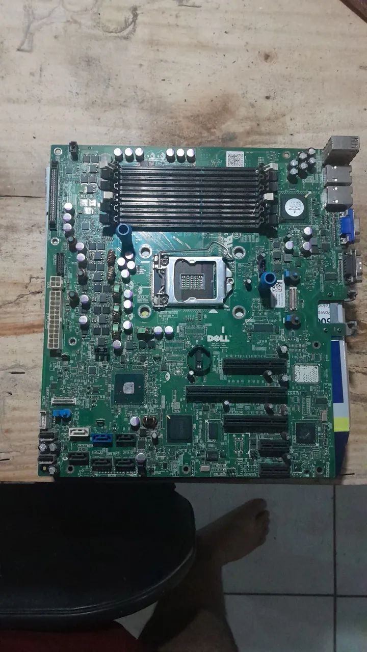placa-mãe de servidor Dell PowerEdge T310 com socket LGA 1156