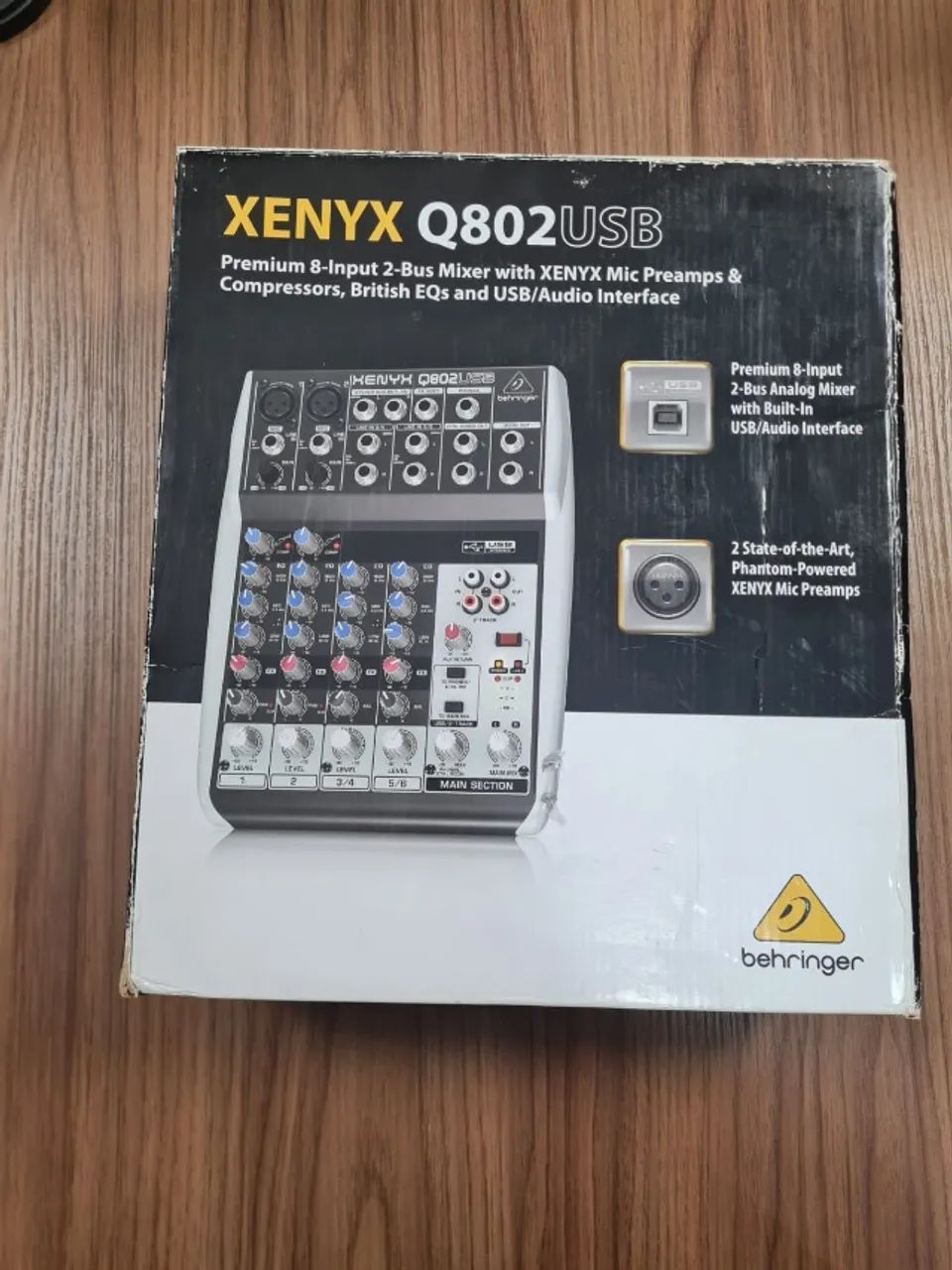 Mesa de som Behringer XENYX Q802USB Premium 8-Input 2-Bus