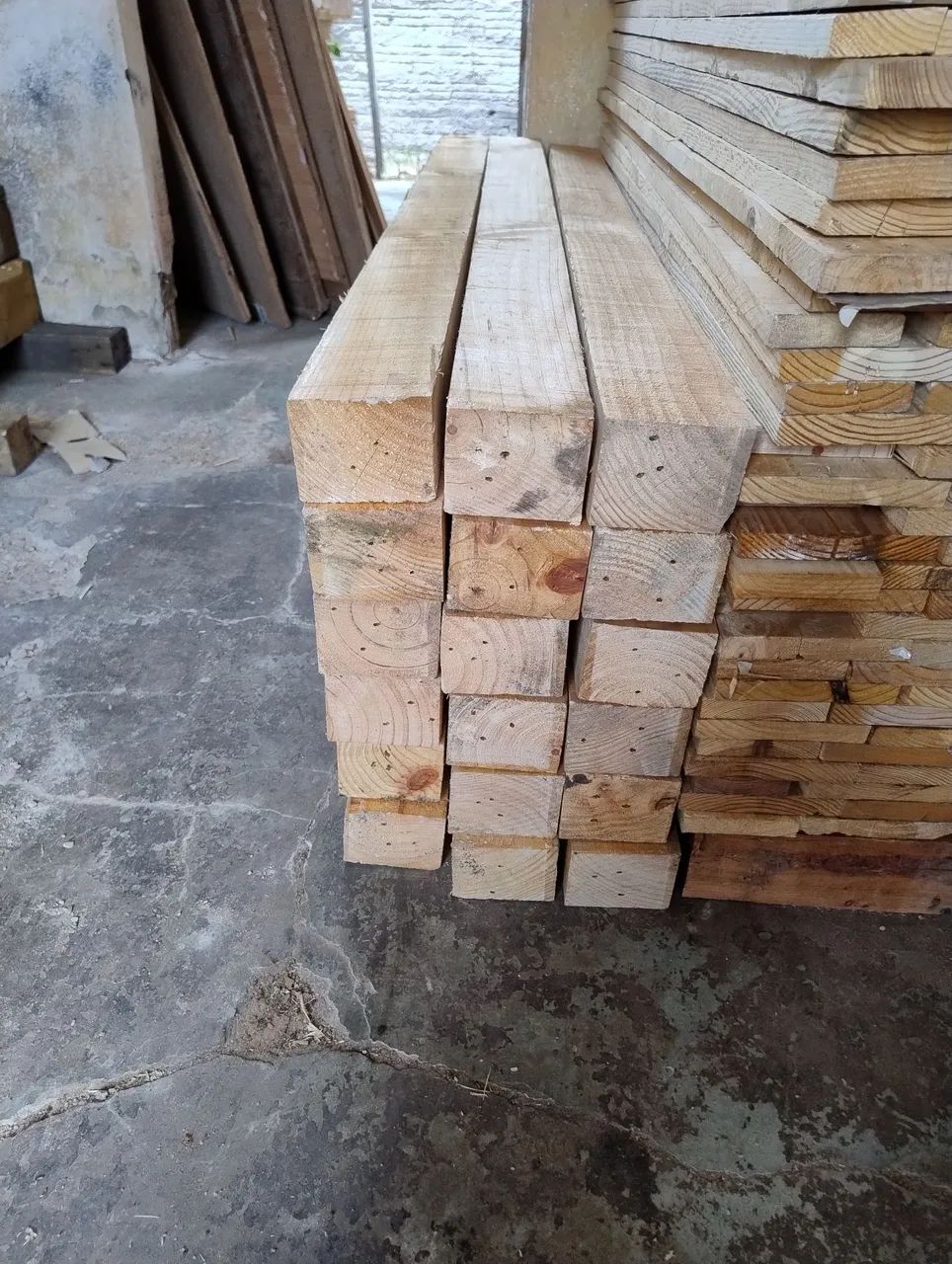 Barrotes de pinus dimensões 1.46x10cmx8cm - Foto 2