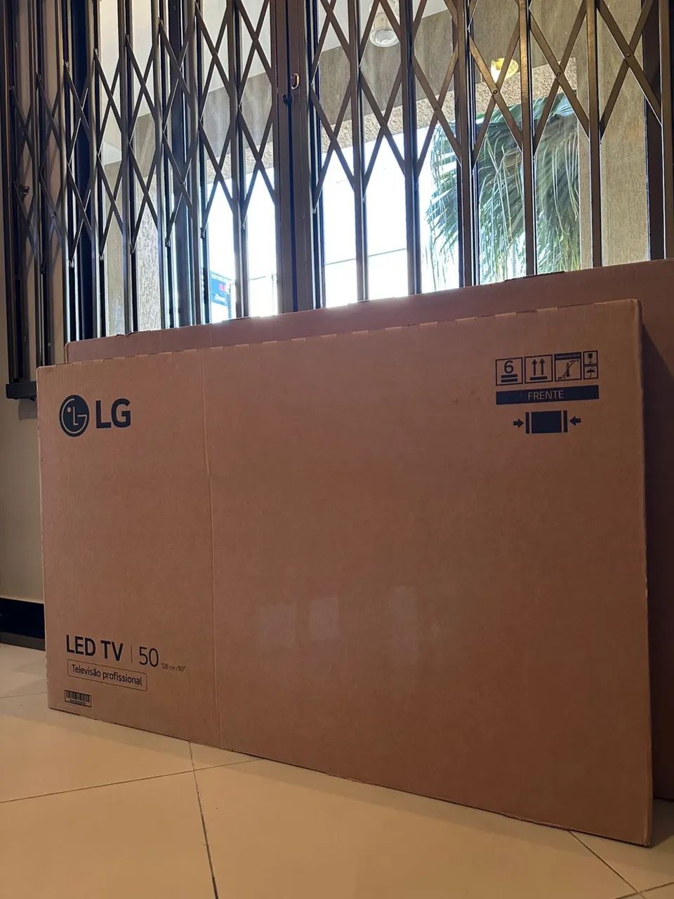 SMART TV LG 50" AU80 4K - Foto 2