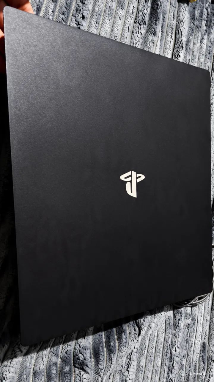 PS4 PRO 1TB - Foto 2