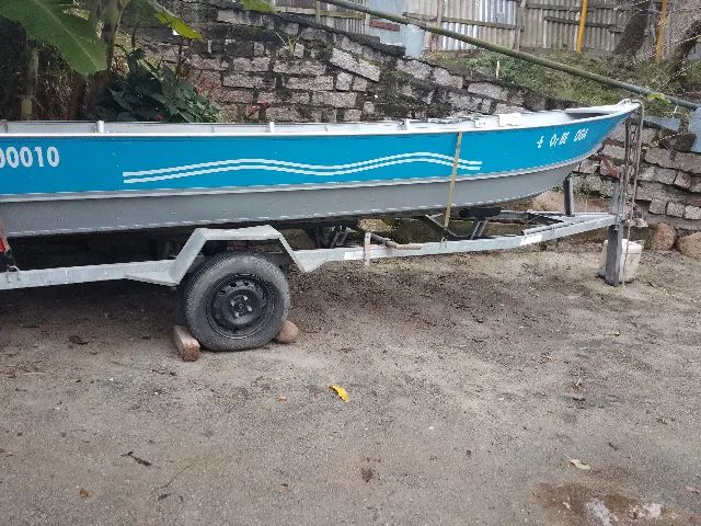 carretinha para barco e lancha 6 metros semi-nova - Foto 2
