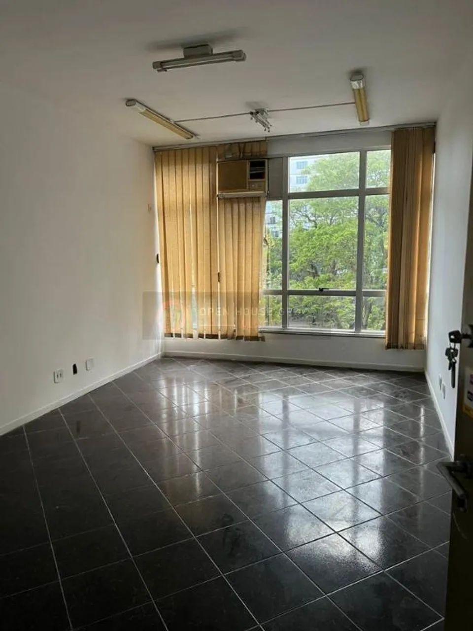 Sala/Casa Comercial à Venda em Centro - Foto 2