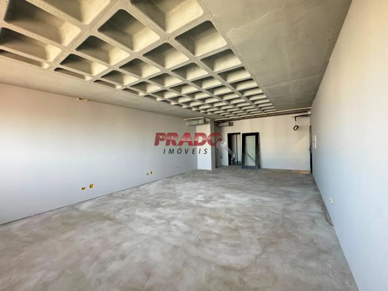 Sala para alugar em Maringá, Zona Armazém, com 71.48 m², PHENOM
