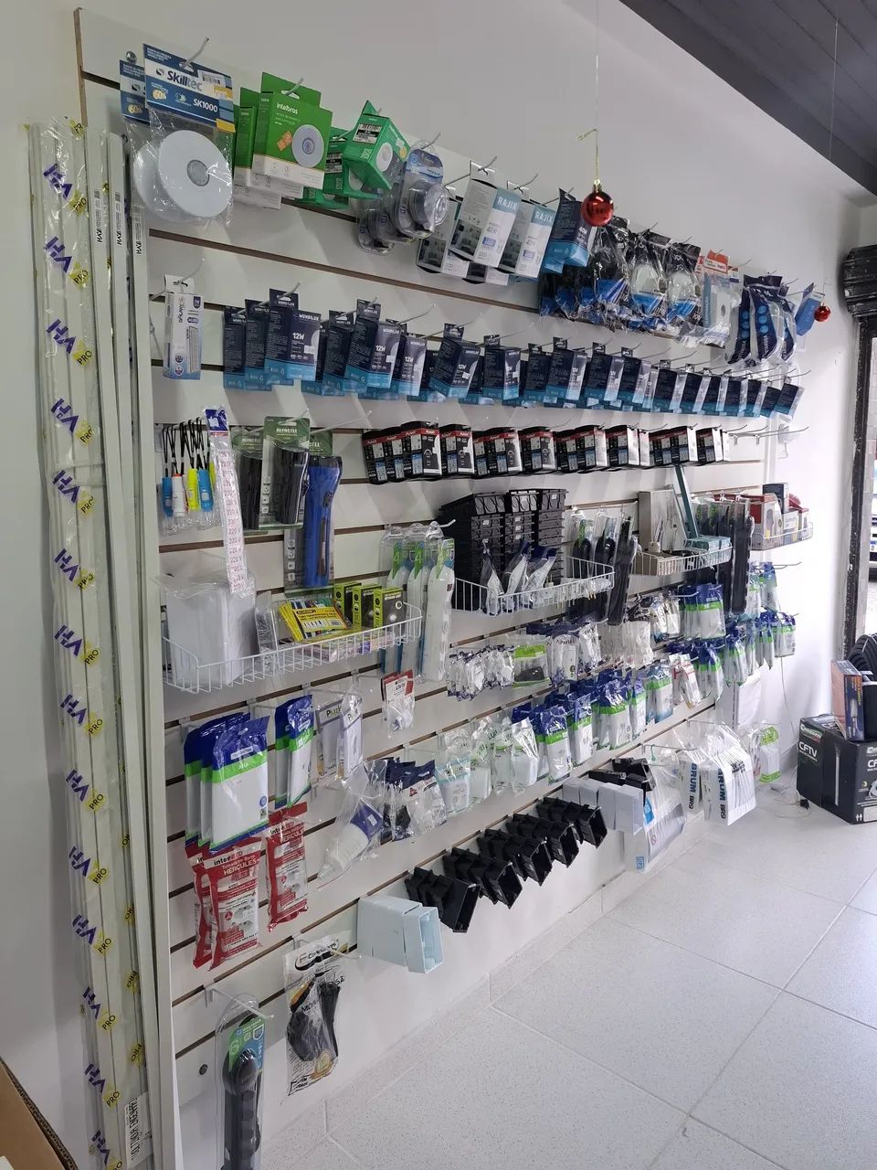 Painéis canaletados expositor para loja