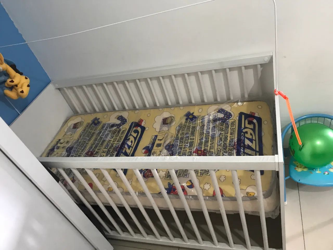 Vendo um berço com o colchão  - Foto 4