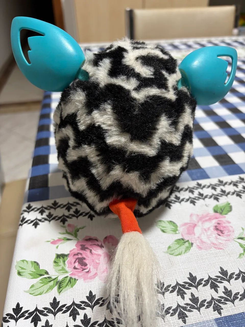 Furby preto e branco com azul brinquedo antigo - Foto 2