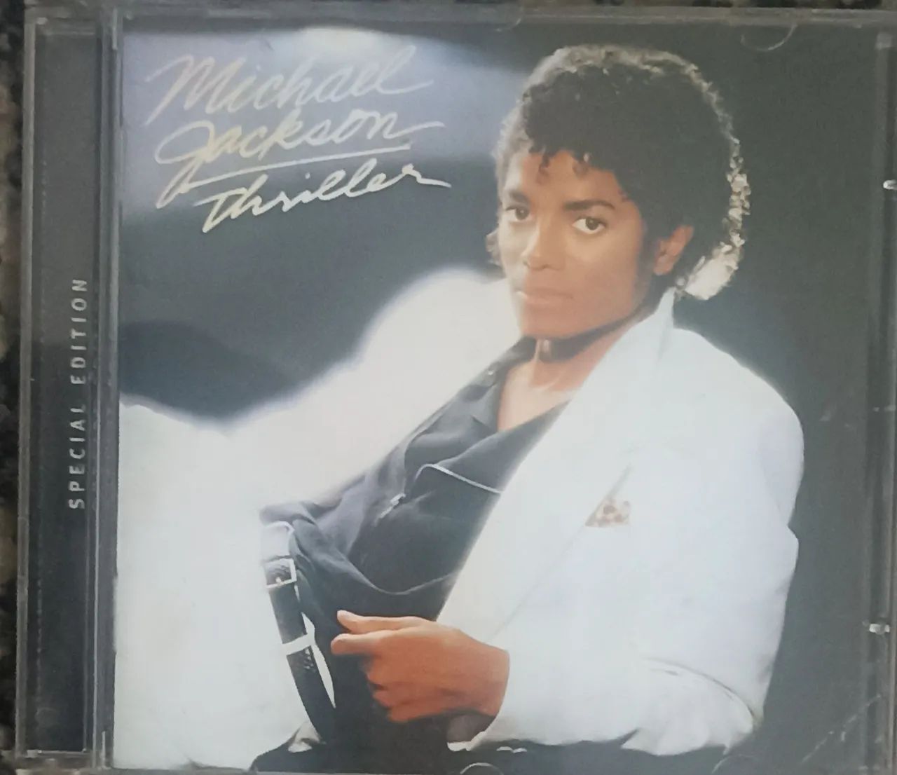 Cd Michael Jackson - Thriller, bad e the wall - Foto 2