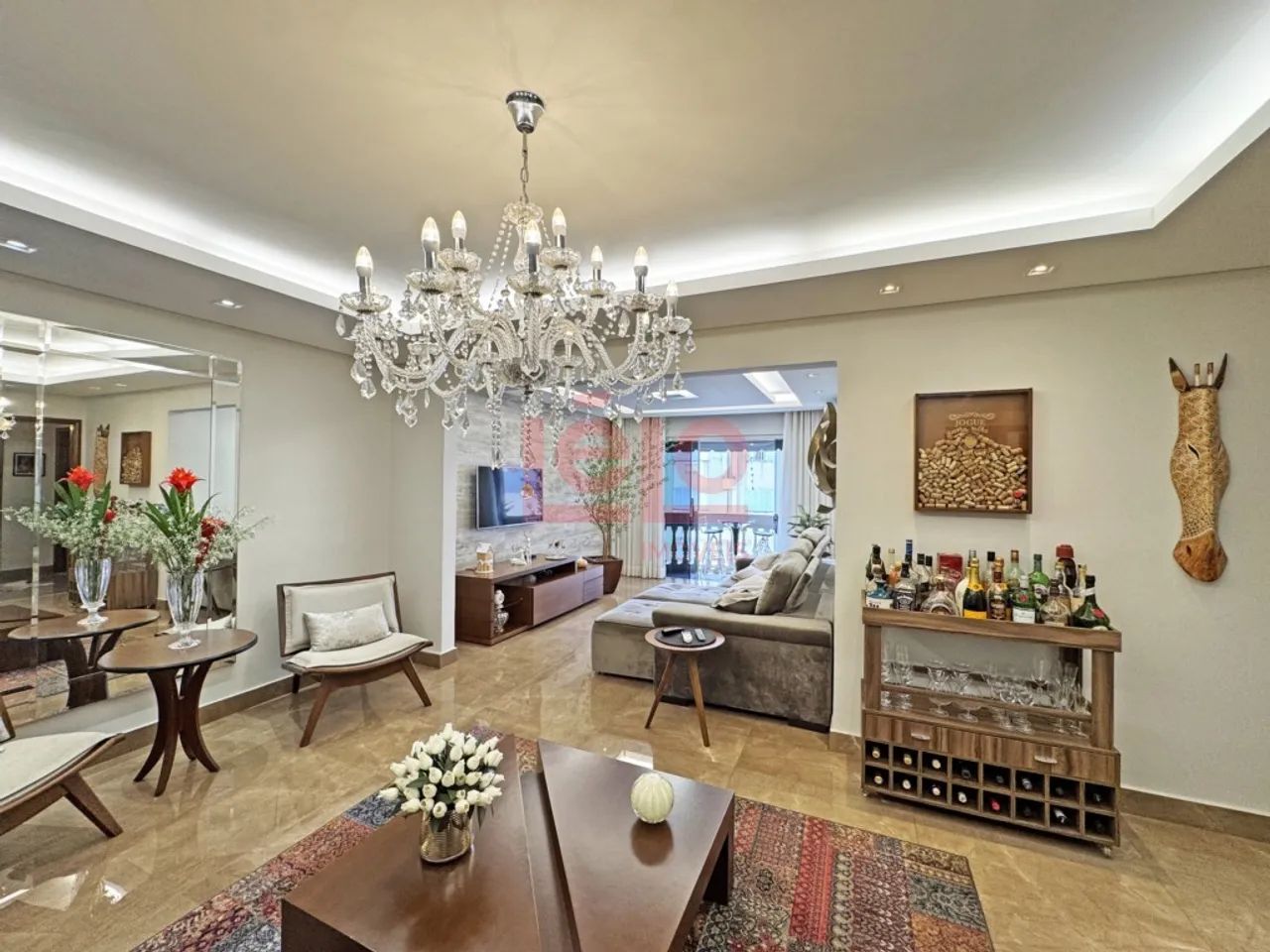 Apartamento lindíssimo todo reformado a 100 metros UEM. - Foto 5