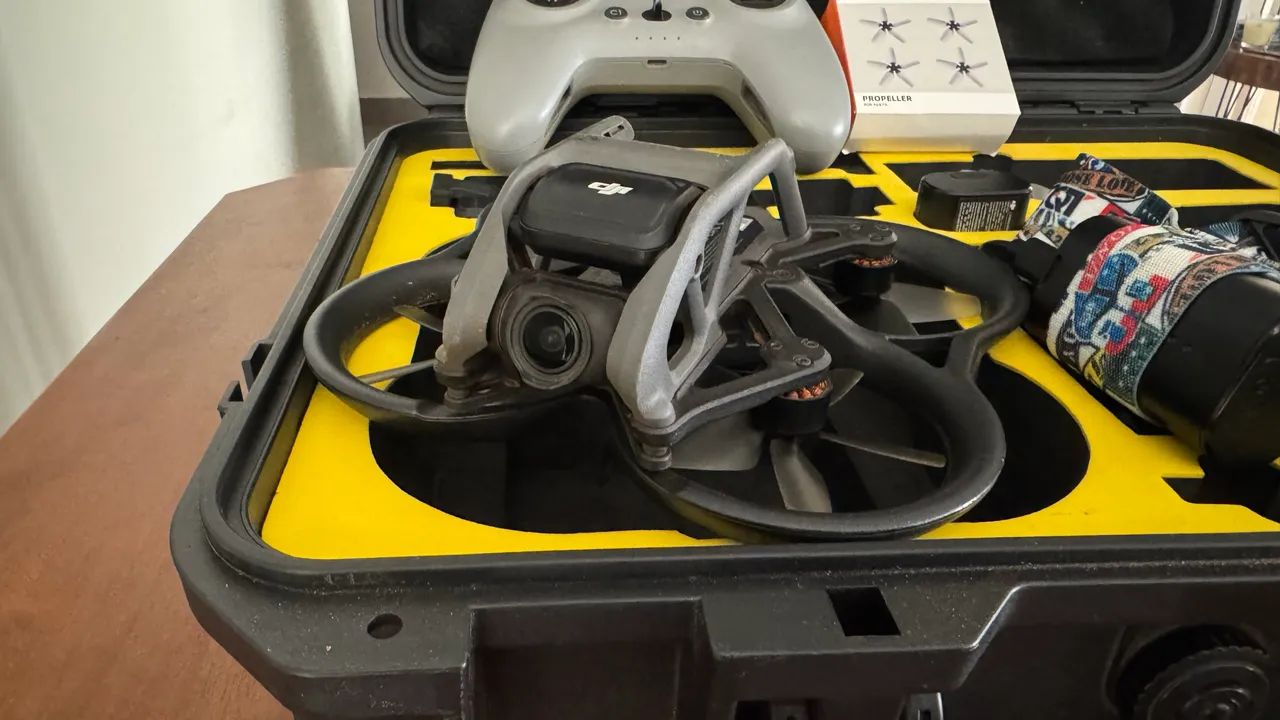 DJI Avata 1 kit Fly More + FPV Controller 2 - Foto 3